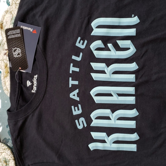 NWT Seattle black NHL KRAKEN t-shirt small - Picture 2 of 7